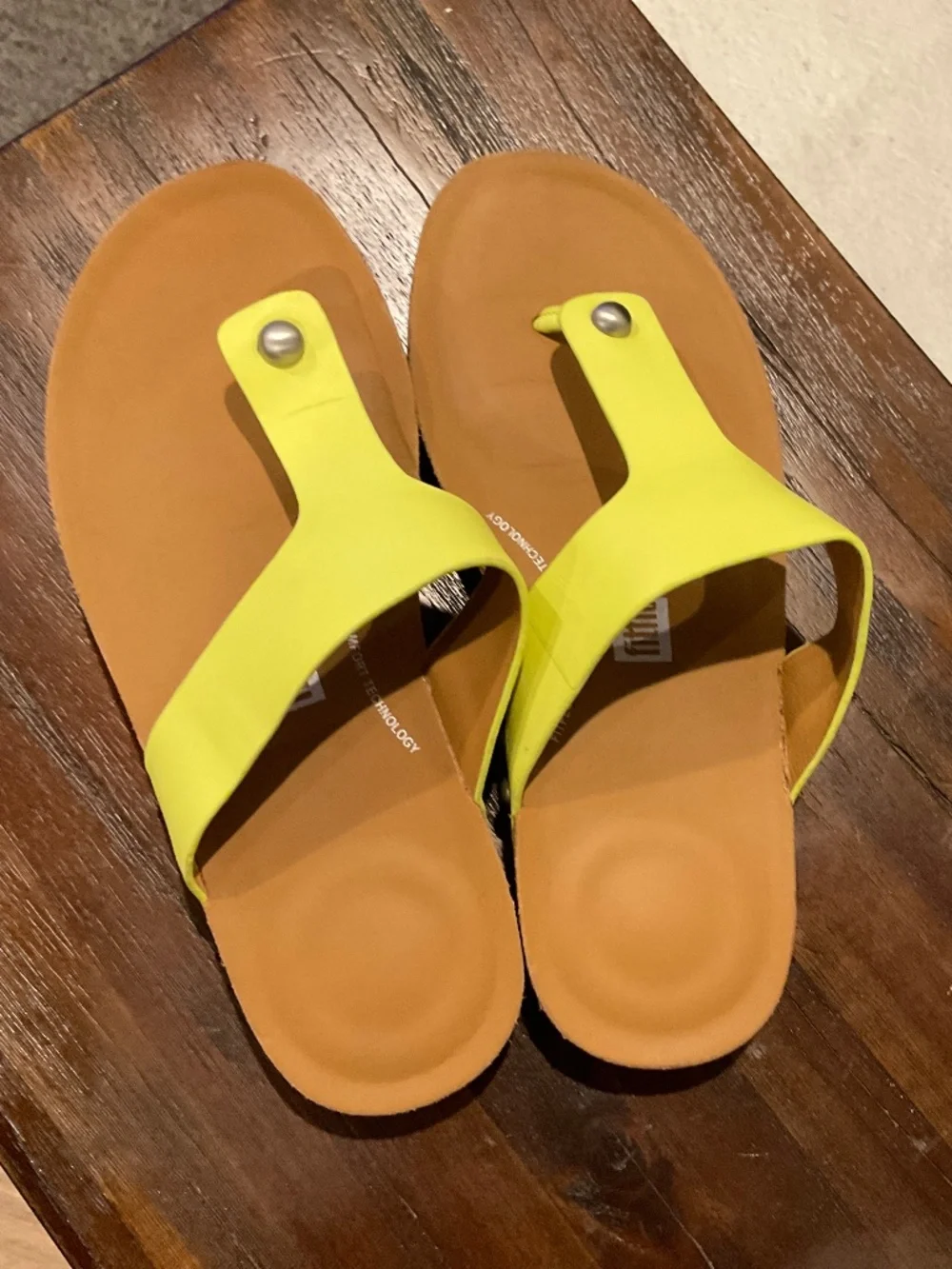 Fit flop Iqushion Toe Post Sandals Neon Leather Size EU38 /US7.5 - Picture 4 of 8